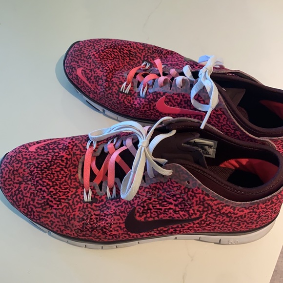 Nike pink woman’s shoes - Picture 4 of 4